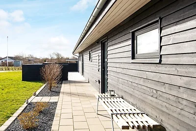 Modern Cottage with Spa - By Traum...