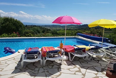 Elegante villa con piscina privata