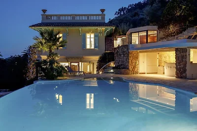 Prächtige Villa mit Meerblick für eine Gruppe