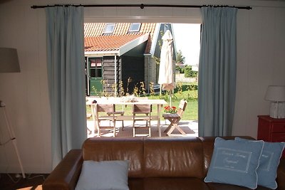 Comfortabele villa in Wieringer stijl, vlakbi...