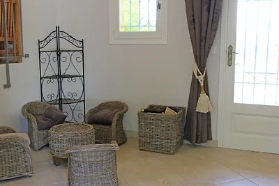 Opulenta villa a Le muy con piscina