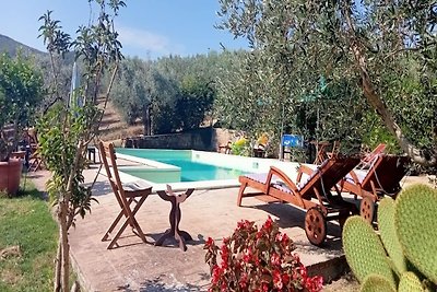 Wohnung in einem Bauernhaus mit Swimmingpool