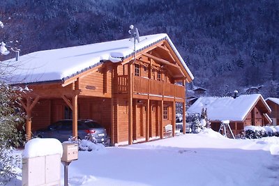 A spacious, tastefully furnished chalet with ...