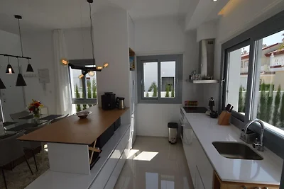 Moderne Villa mit privatem Pool