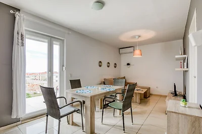 Appartamento  vicino alla spiaggia di Zrče