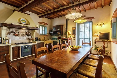 Noble Villa in Cortona mit Swimmingpool