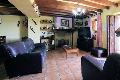 Bequemes Cottage in Periana mit Schwimmbad