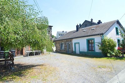 Malerisches Cottage in Alle mit Garten