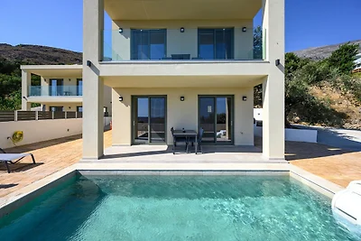Villa in Mariou mit Pool und Bergblick