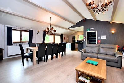 Luxuriöses Chalet in Beauraing mit Sauna