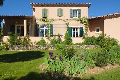 Moderne Villa in L'Isle-sur-la-Sorgue mit...