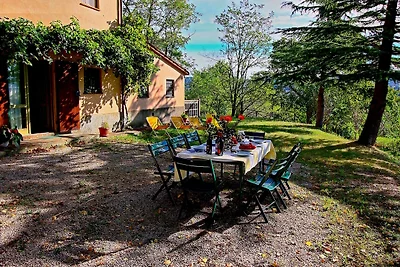 Bauernhaus außerhalb von Todi mit Gästepool