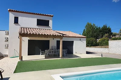 Villa contemporanea con piscina privata