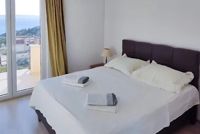 Ferienhaus in Makarska nahe Biokovo Gebirge