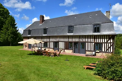 Angenehmes Ferienhaus in Asnières mit...