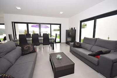 Modernes Ferienhaus mit privatem Pool