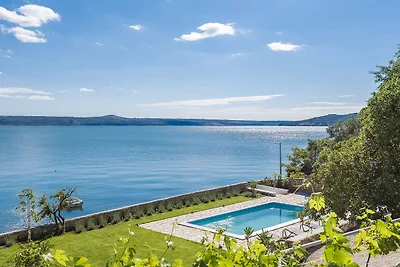 Moderne Villa in Maslenica mit Swimmingpool