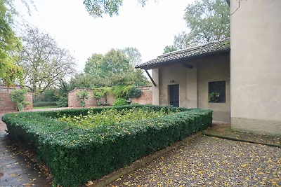 Einladendes Herrenhaus in Stagno mit Garten