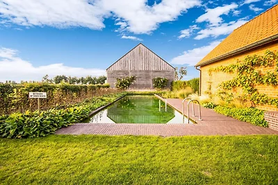 Gemütliches Ferienhaus mit Sauna in Zonnebeke