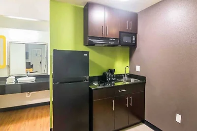 1 King Bed | Smoking, Kitchen
