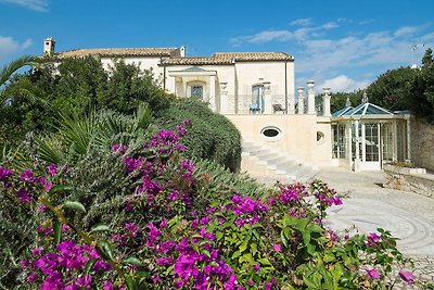 Komfortable Villa in Donnalucata mit Pool
