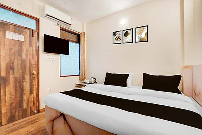 Hotel O Ramesh Nagar Metro Station