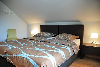 Moderna Casa Vacanze a Somme Leuze con Sauna