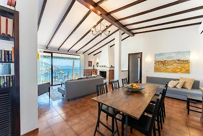 Faro's Sun Beach Villa in Almuñecar