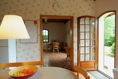 Schöne Villa in La Coquille mit Swimmingpool