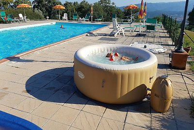 Appartamento a Poppi con piscina in comune