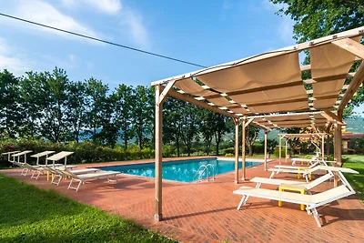 Villa in Pian di Scò mit Garten