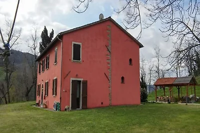 Gemütliches Ferienhaus in Tredozio mit Grill
