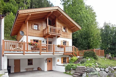 Ruhiges Chalet mit Sauna in Königsleiten