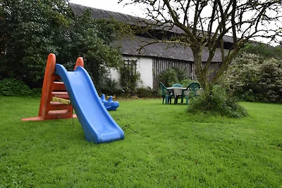 Schönes Ferienhaus in Frahan mit Terrasse