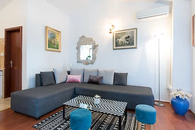 Sontuosa casa vacanze a Podstrana