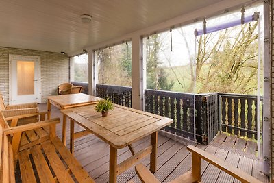 Helles Ferienhaus mit Terrasse in Medebach