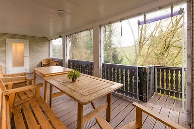 Helles Ferienhaus mit Terrasse in Medebach