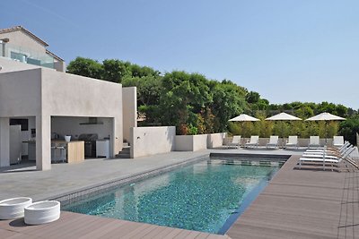 Luxurious Villa in Les Issambres with Pool