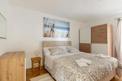 Charming Apartment Sant Elia - Two Bedroom...