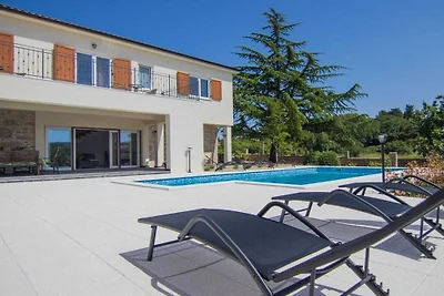 Cedar mit Pool & Sommerküche