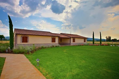 Villa in Cannara met zwembad