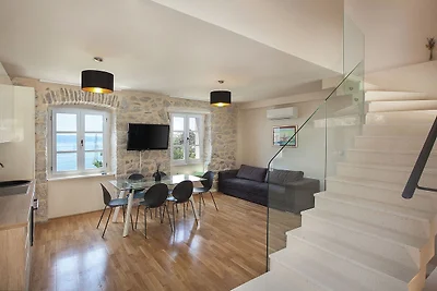 Villa in Podgora mit beheiztem Pool