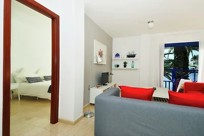 Modernes Apartment in Arrecife mit Terrasse