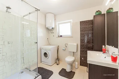 Geräumige Ferienwohnung mit Garten in Zadar