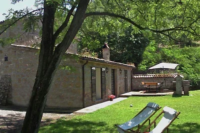 Villa a Sermugnano vicino al lago
