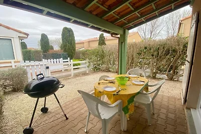 Pavillon mit Pool 300 m vom Strand entfernt