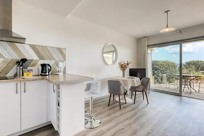 Apartment in Le Lavandou mit Meerblick