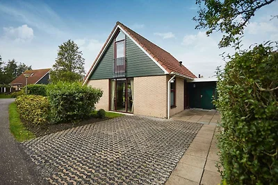 Ferienhaus mit Parkplatz in Heinkenszand
