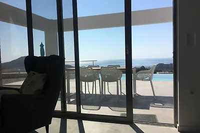 Villa in Kalythies mit Meeresstrand