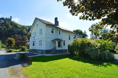 Villa moderna a Bévercé con sauna
